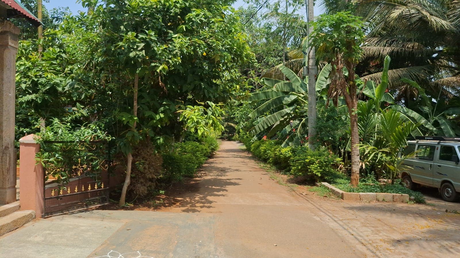 Approach to the Chidambarashrama